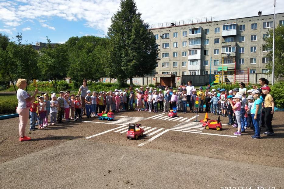 О правилах дорожного движения с малых лет 