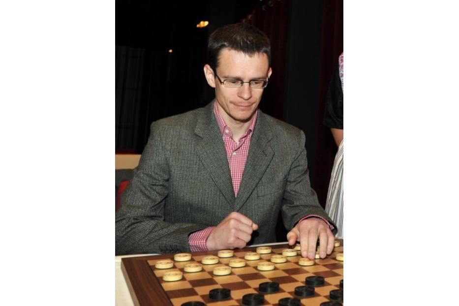 Уфимский шашист Александр Георгиев возглавил мировой рейтинг