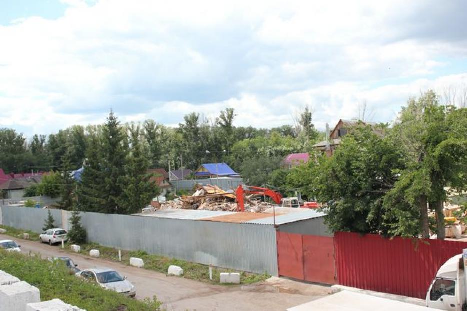 В Кировском районе г. Уфы продолжается работа по приведению в порядок объектов по дороге Уфа-аэропорт
