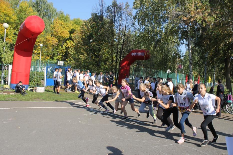 Велосипедисты уступили трассу бегунам