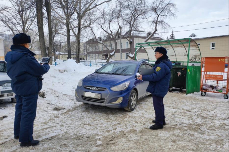 В Демском районе «дозор» ищет нарушителей правил парковки