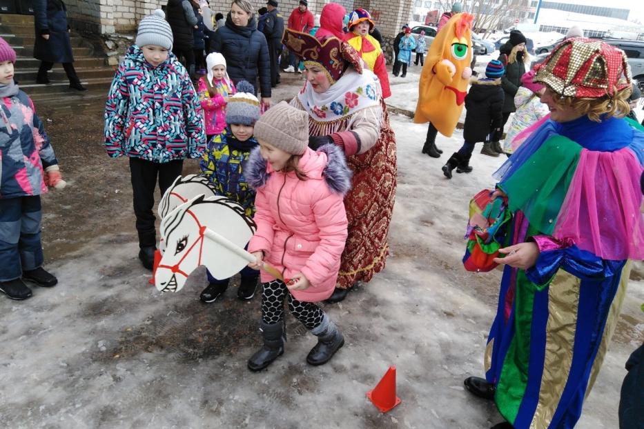 Дружно зиму провожаем, а весну встречаем!