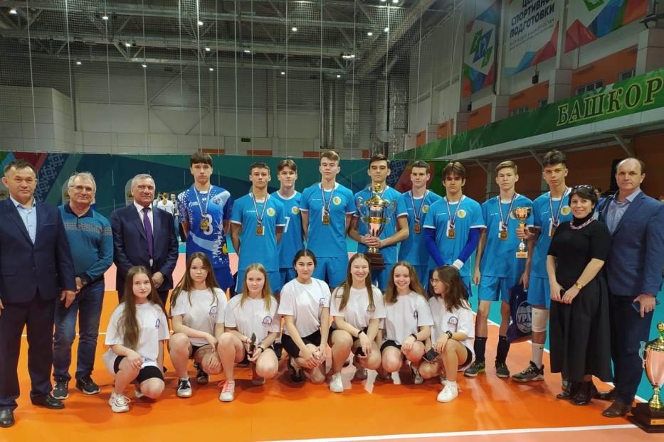 Команда гимназии №47 стала чемпионом городского турнира по волейболу памяти Ульфата Мустафина.