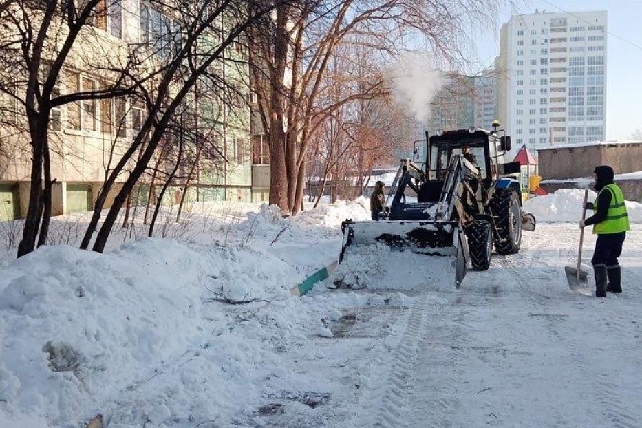 За нарушение обязательств по уборке снега во дворах предусмотрена административная ответственность