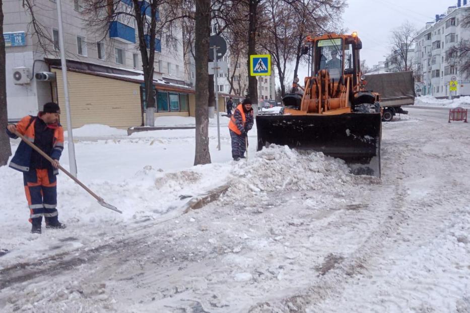 В уборке улиц Уфы от снега задействовано 229 единиц спецтехники