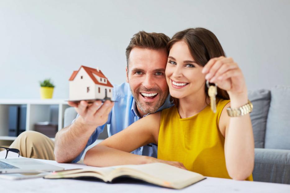 НДФЛ: Как определяется единственное жилье у супругов?
