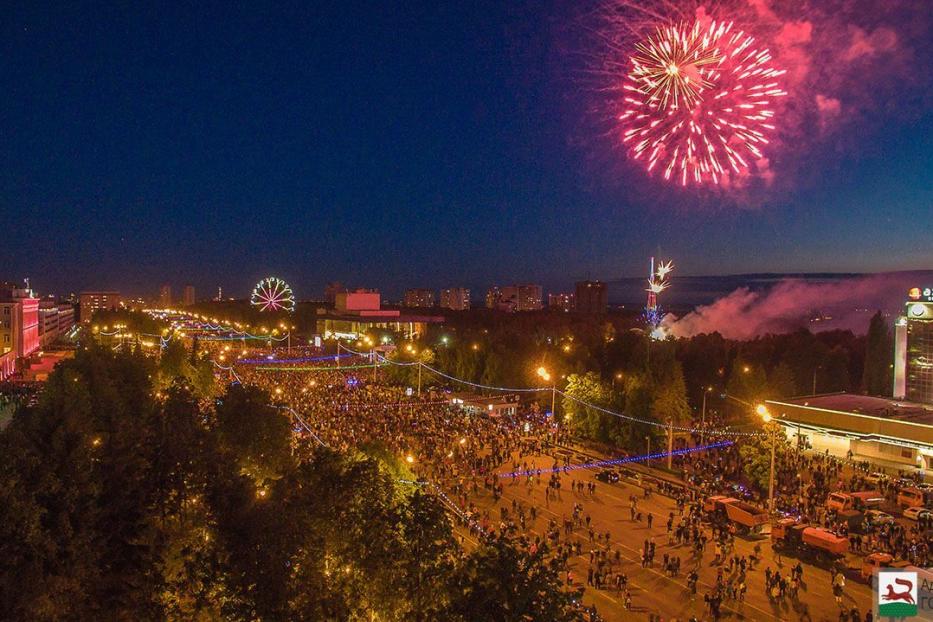 В Уфе более 50 тысяч человек посмотрели фейерверк в День России
