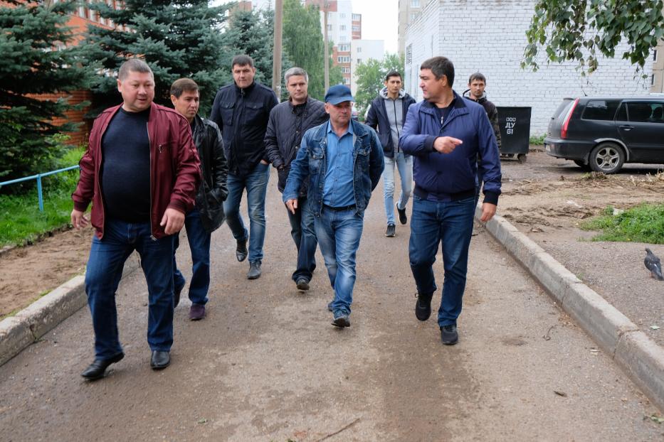 Глава района Илвир Нурдавлятов ознакомился с ходом реализации программы «Башкирские дворики»