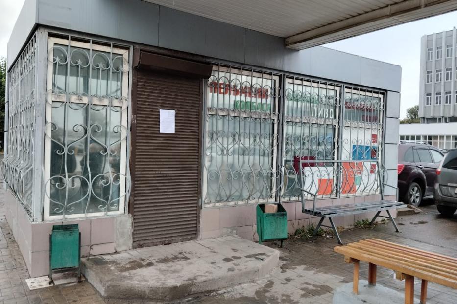 В Калининском районе продолжается снос самовольно установленных нестационарных торговых объектов