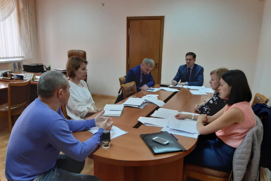 В Октябрьском районе обсудили вопросы уплаты задолженности в бюджет по арендным платежам за земельные участки 