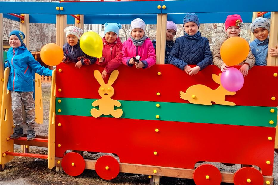 «День рождения троллейбуса» отметили в детских садах Калининского района
