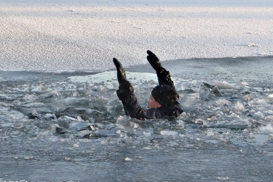 Нахождение на льду в весенний период опасно!