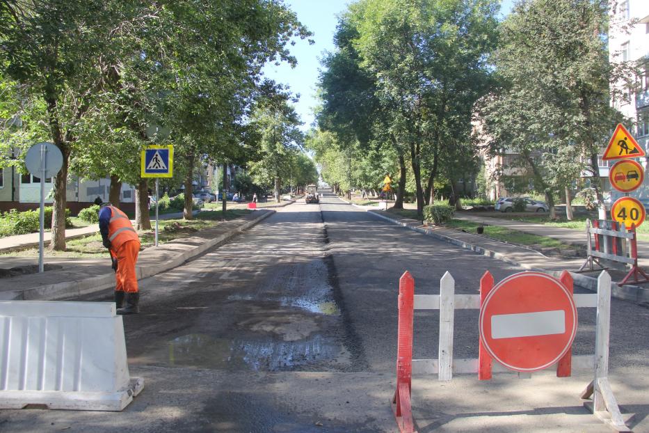 На улице Черниковсвкая ведется ремонт дороги в рамках БКД