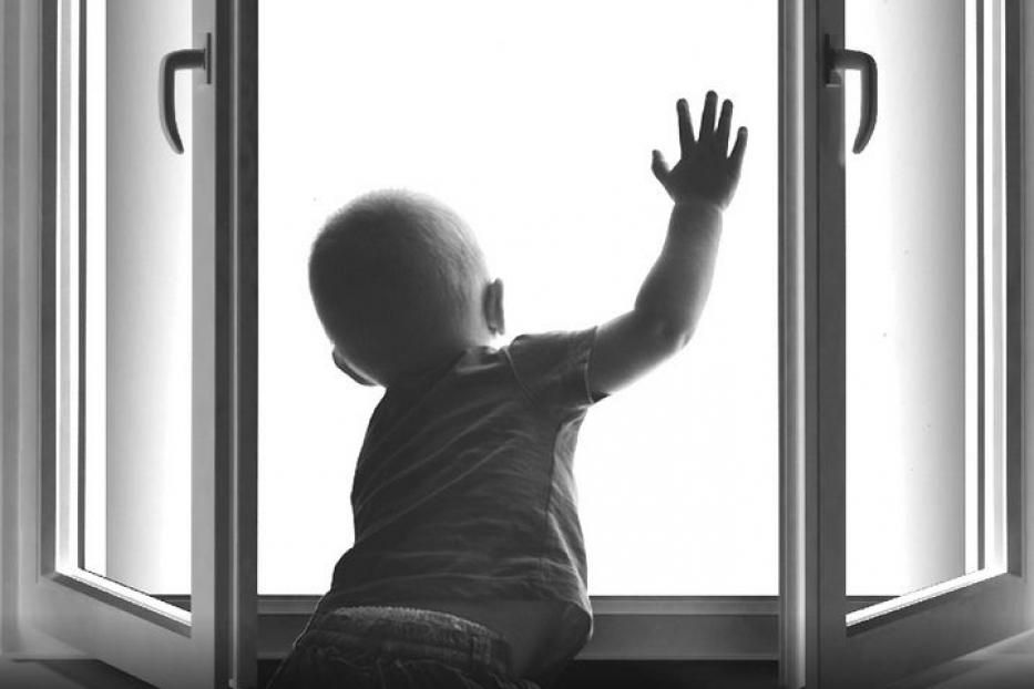 Открытое окно - опасность для ребенка!