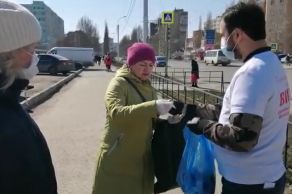 В Октябрьском районе прошла благотворительная акция по раздаче медицинских масок
