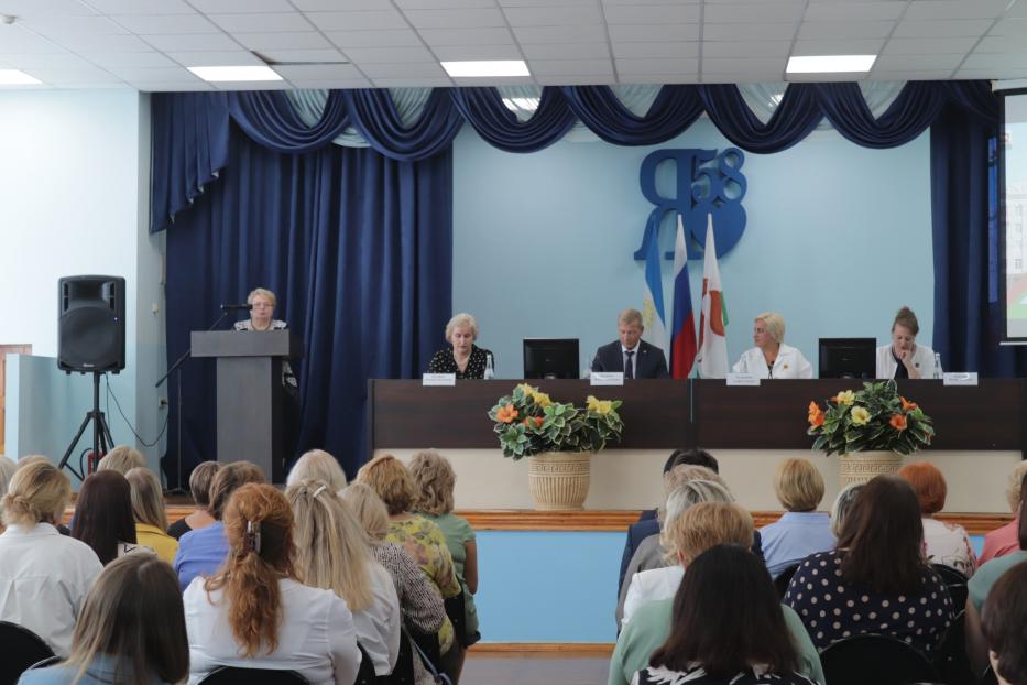 В Калининском районе прошло ежегодное августовское совещание работников образования 