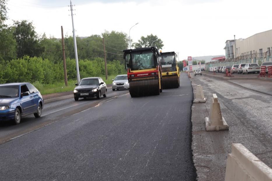 В Калининском районе идет ремонт дороги в рамках БКД