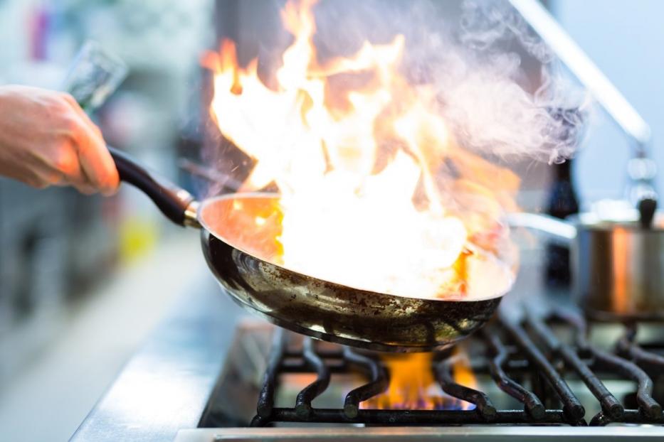 Приготовление пищи может стать причиной пожара
