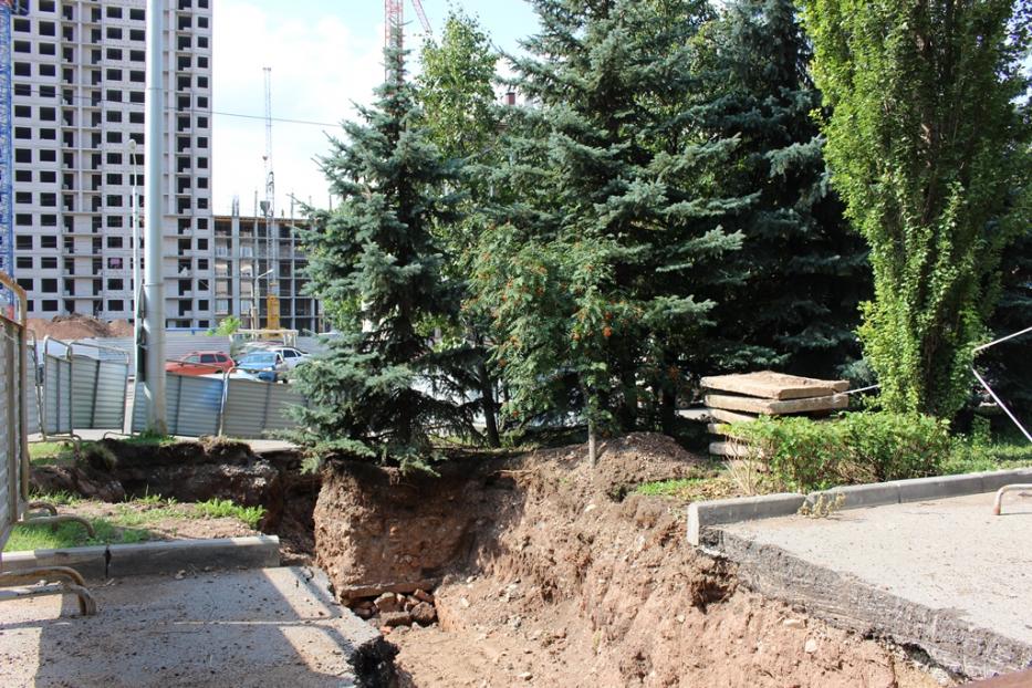 В Уфе продолжается строительство новой теплотрассы в районе ул. Аксакова