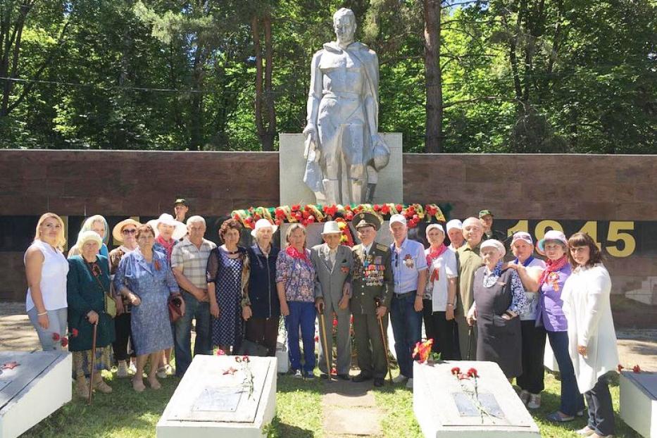 Ветераны Октябрьского района  приняли участие в мероприятиях, посвященных Дню памяти и скорби