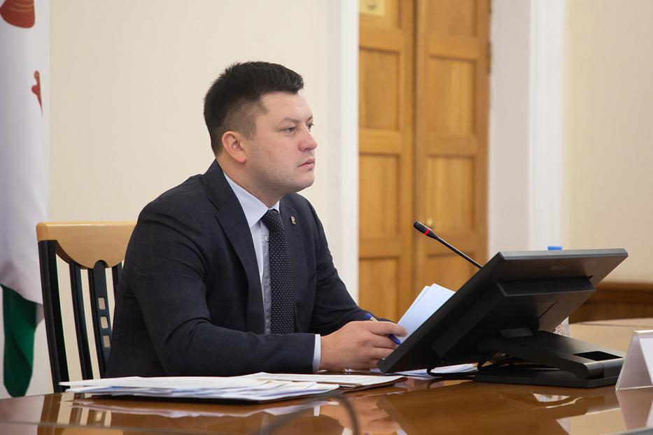 Ратмир Мавлиев провел оперативное совещание