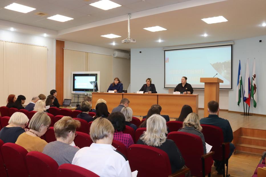 В Калининском районе подвели итоги работы комиссии по делам несовершеннолетних и защите их прав за 2022 год 