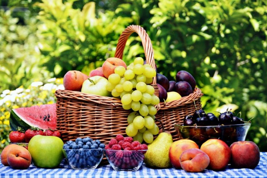 О мерах предосторожности при покупке овощей, фруктов и ягод