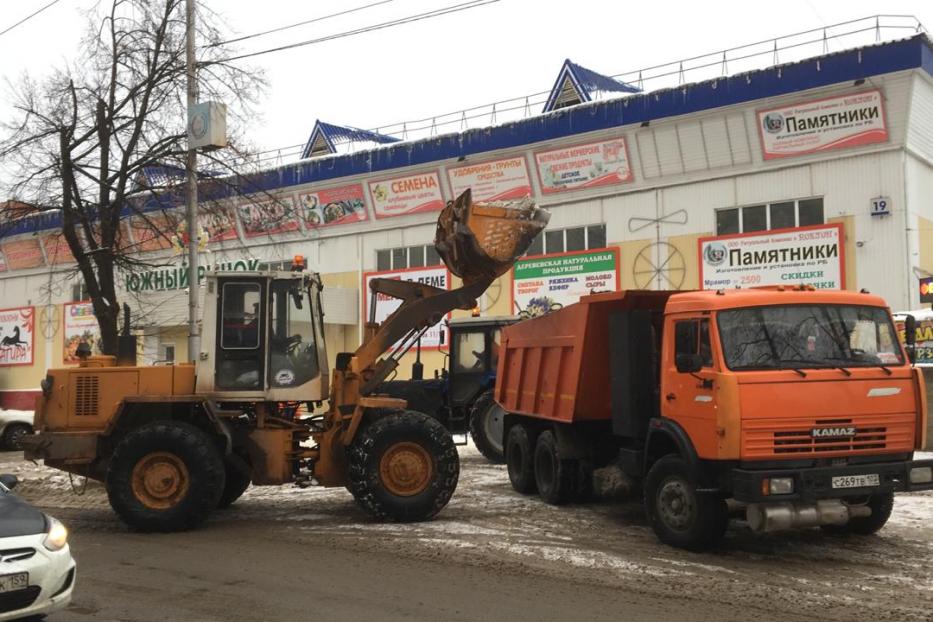 Несмотря на новогодние выходные коммунальные службы Демского района работают в штатном режиме