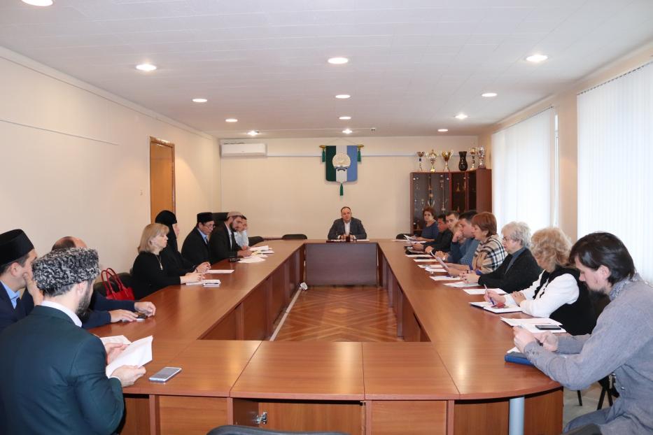 В Администрации Калининского района обсудили вопросы предоставления населению ритуальных услуг 