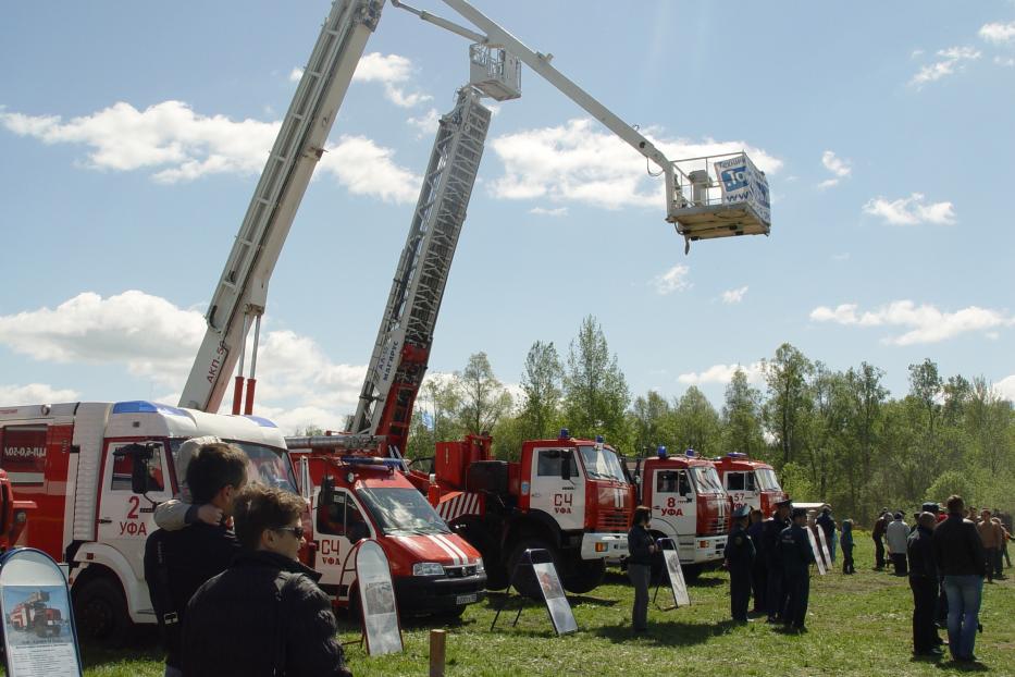 Пожарные и спасатели обеспечивали безопасность на Молодёжном авиационном форуме Республики Башкортостан