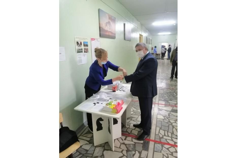 Писатель, главный редактор журнала «Башҡортостан уҡытыусыһы» ( «Учитель Башкортостана»)  Салават Каримов принял участие в выборах 