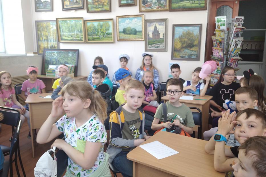 В детской библиотеке №33 прошел квиз «Сказочный Пушкин» для школьных лагерей. 