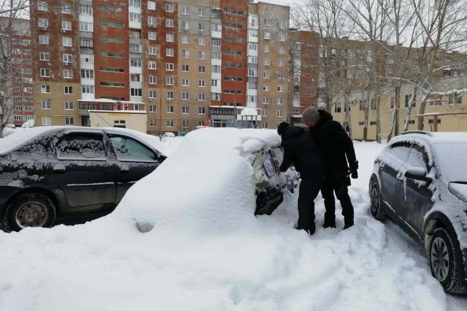 В Ленинском районе Уфы выявили брошенный разукомплектованный автотранспорт