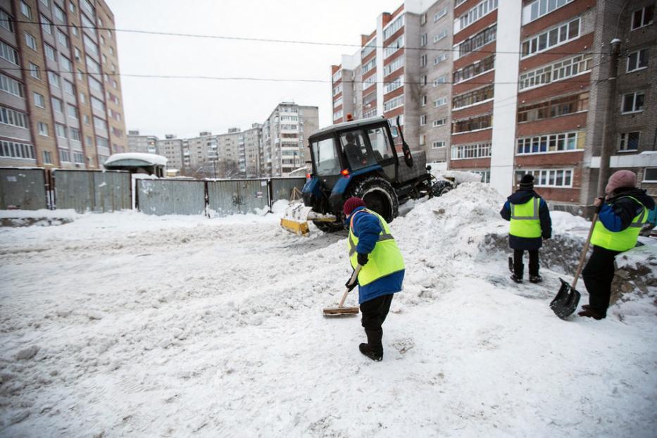 Городские службы выполняют свои обязанности по очистке города от снега и наледи
